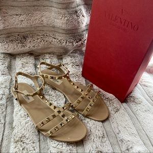 Valentino Garavani Rockstud Jelly Flat Gladiator Sandals